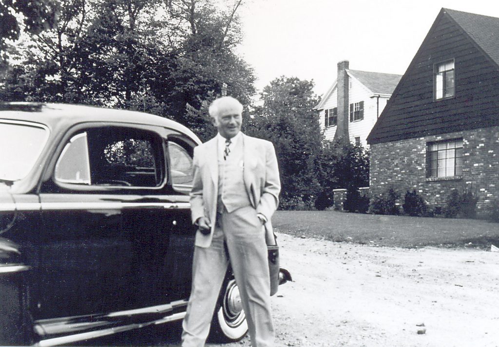 Foto Eduard Schott 1949 in USA. Quelle: Stadtarchiv Solingen, RS 10124