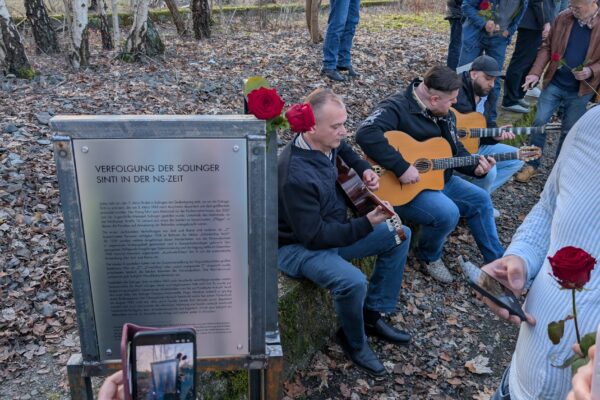 Infotafeln erinnern an Deportation der Solinger Sinti