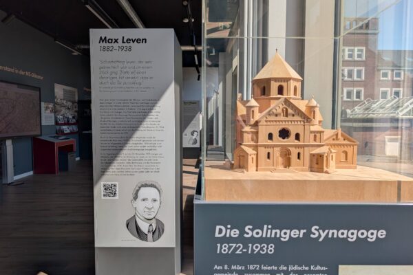 Modell der Solinger Synagoge jetzt Teil der Ausstellung